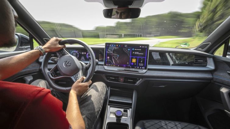 Test comparativ Hyundai Santa Fe, Mitsubishi Outlander, VW Tayron