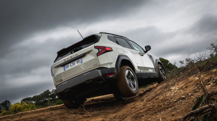 Dacia Duster Hybrid G-150 4x4