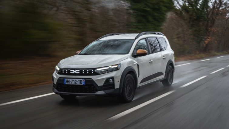 test Dacia Jogger Hibrid 155 2026