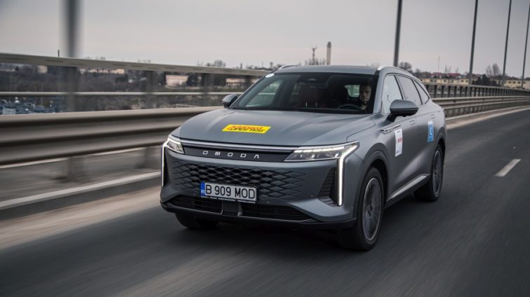 test 13 modele PHEV 2026 Omoda 9 SHS-P