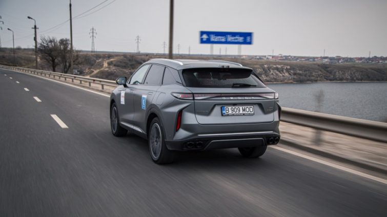 test 13 modele PHEV 2026 Omoda 9 SHS-P