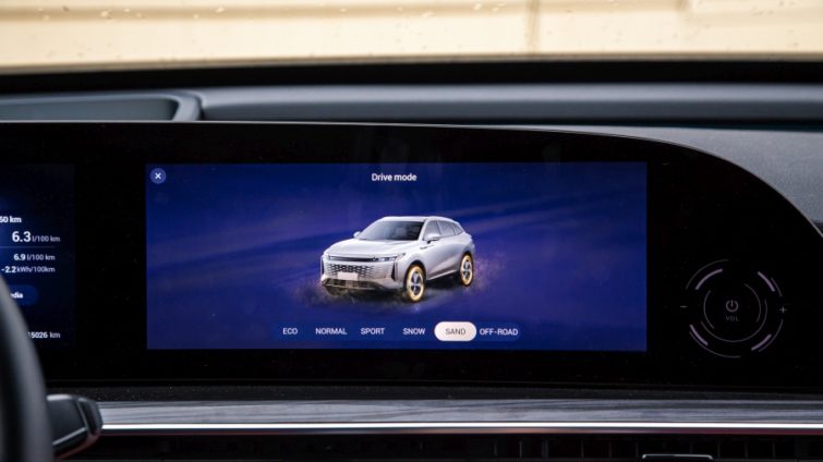 test 13 modele PHEV 2026 Omoda 9 SHS-P