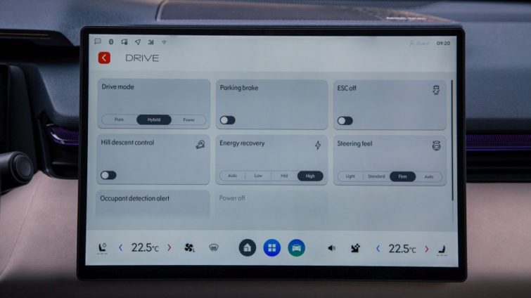 test 13 modele PHEV 2026 Lynk&Co 08