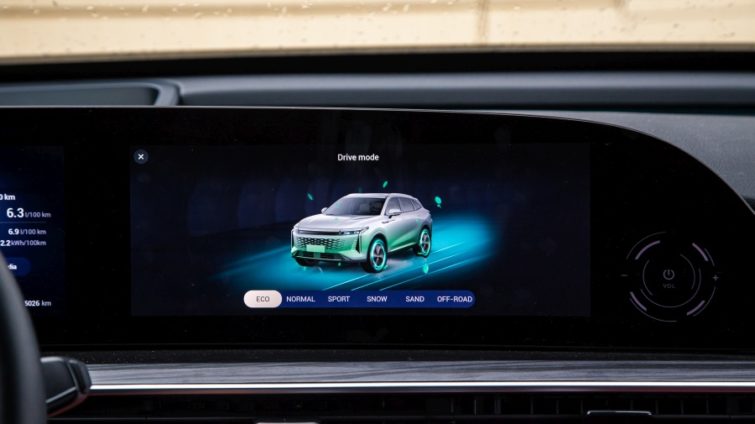 test 13 modele PHEV 2026 Omoda 9 SHS-P