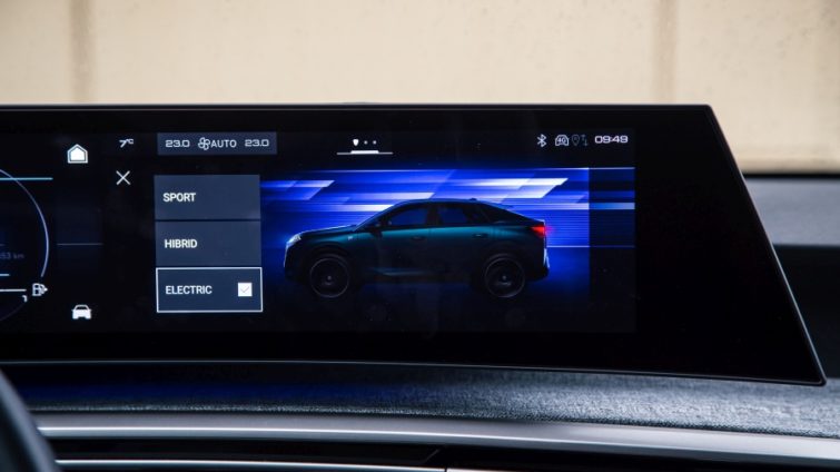 test 13 modele PHEV 2026 Peugeot 3008