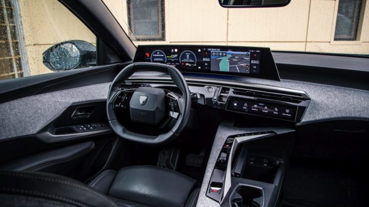 test 13 modele PHEV 2026 Peugeot 3008