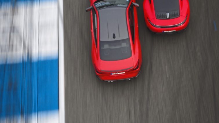 BMW M4 Coupe vs Porsche 911 Carrera S