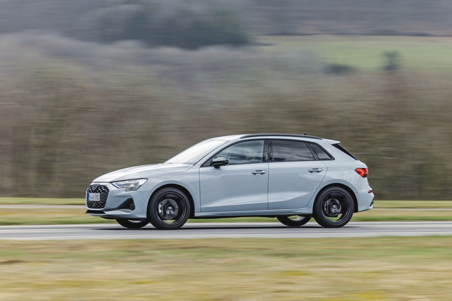 test comparativ Audi A3 Sportback 35 TFSI, BMW 120, mercedes A 200