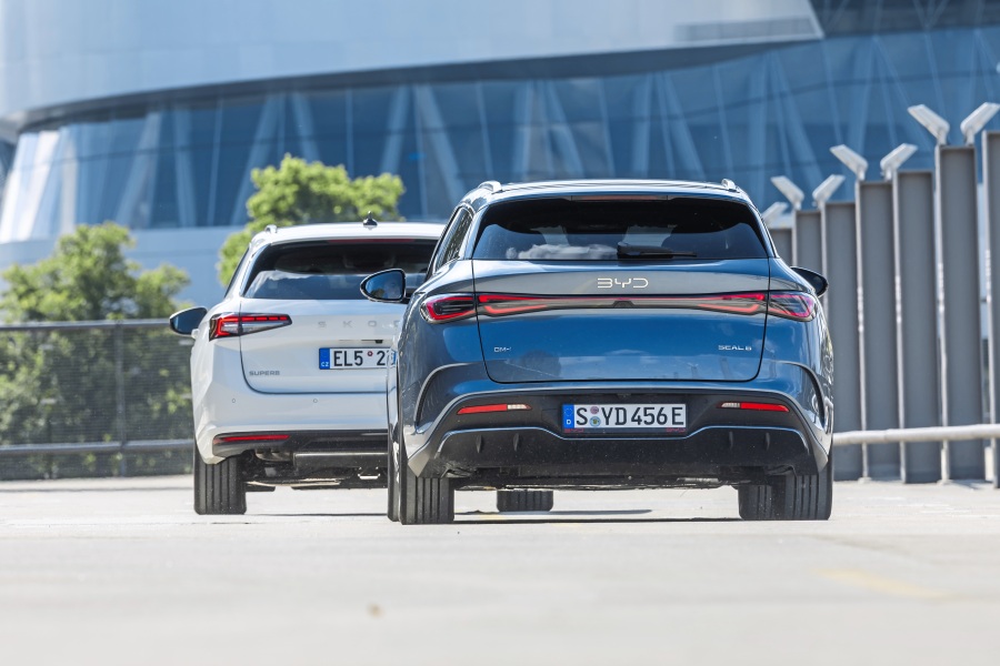 test comparativ BYD Seal 6 DM-i Touring vs Skoda Superb Combi 1.5 TSI iV