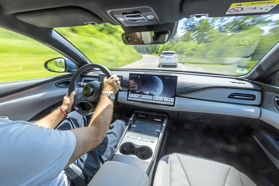 test comparativ BYD Seal 6 DM-i Touring vs Skoda Superb Combi 1.5 TSI iV