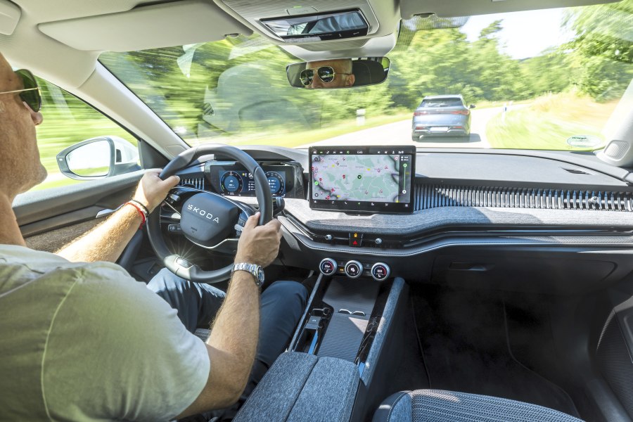 test comparativ BYD Seal 6 DM-i Touring vs Skoda Superb Combi 1.5 TSI iV