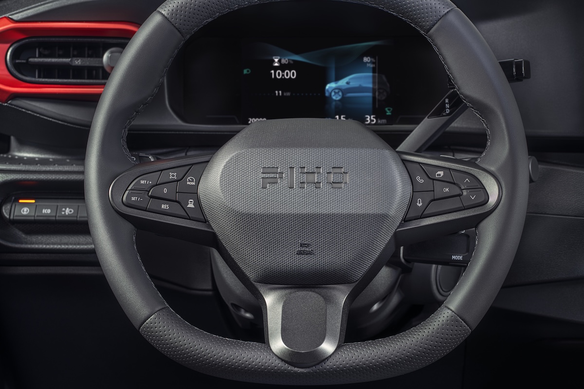 Nissan Pixo